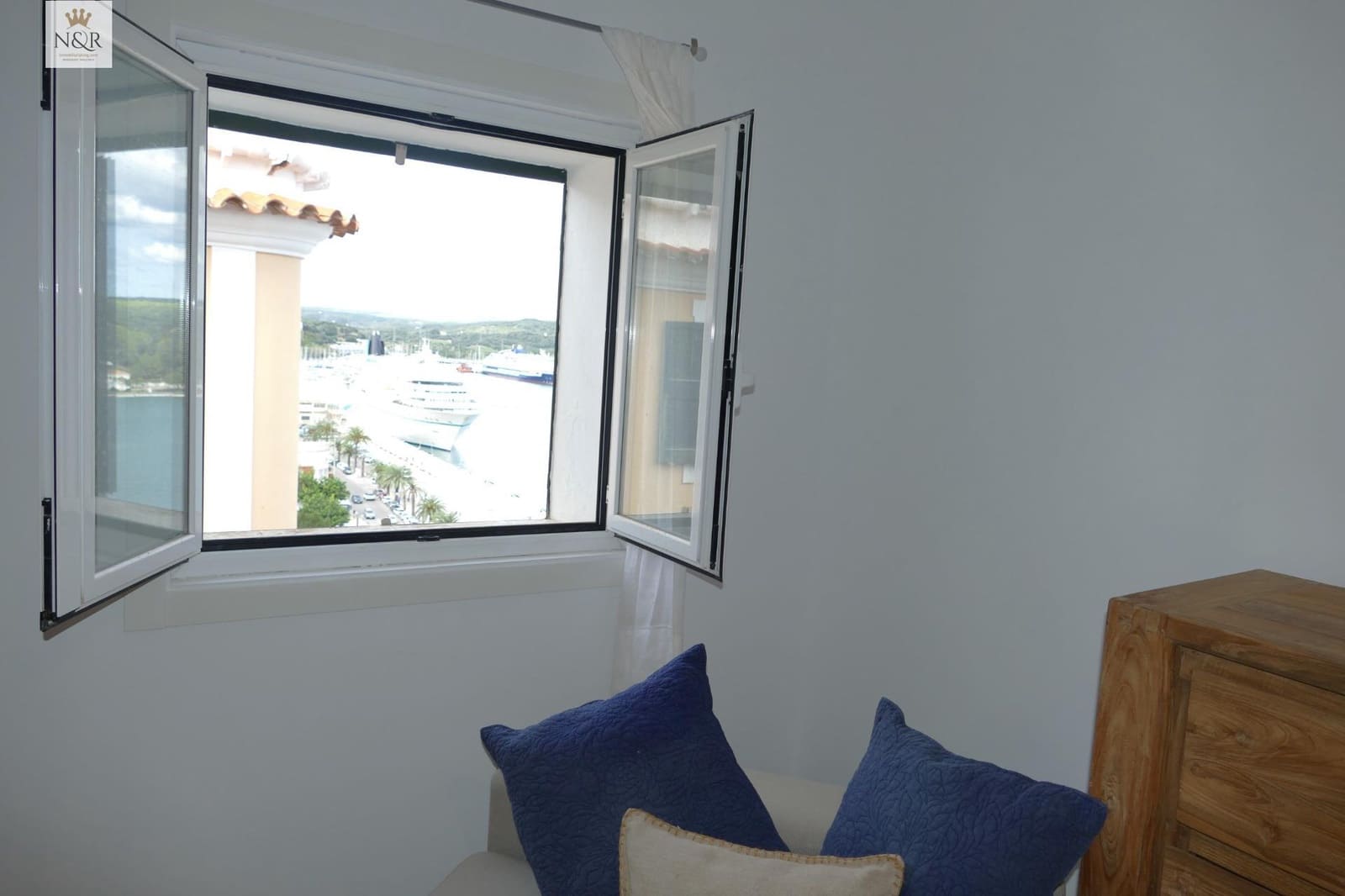 3 bedroom Townhouse for sale in Mahon / Mao with garage - € 895,000 (Ref: 9936788)