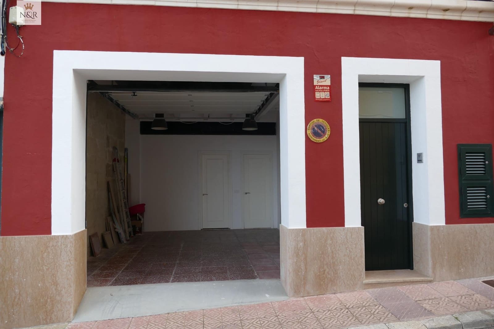 3 bedroom Townhouse for sale in Mahon / Mao with garage - € 895,000 (Ref: 9936788)