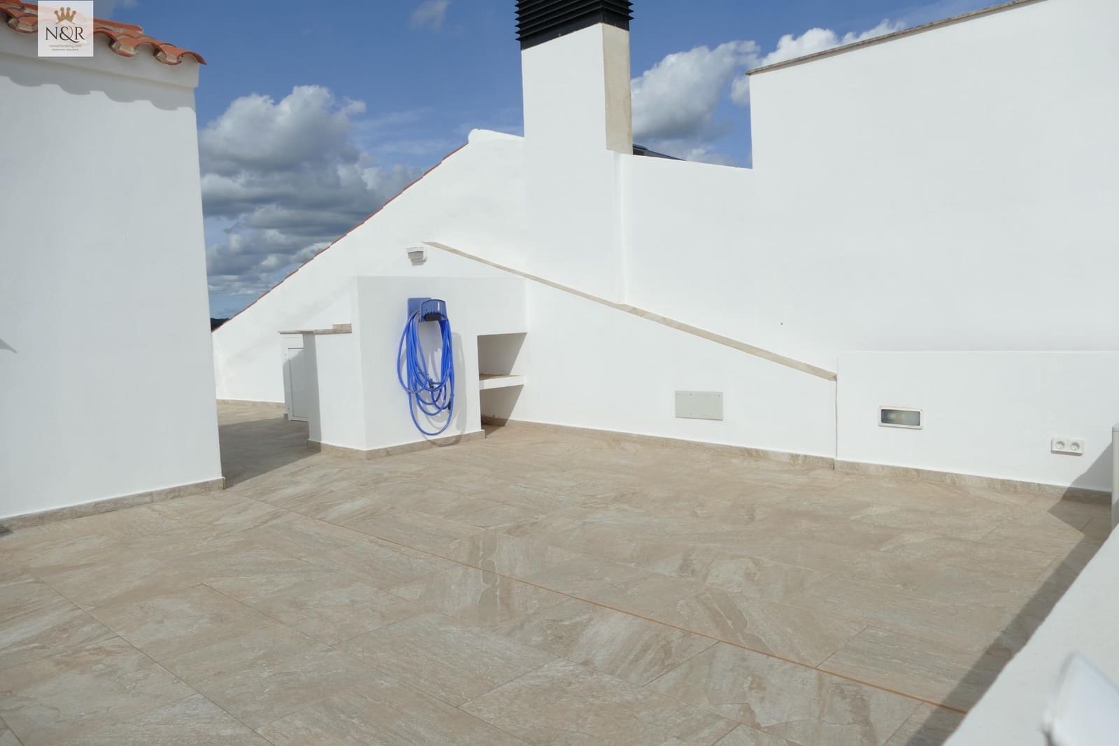 3 bedroom Townhouse for sale in Mahon / Mao with garage - € 895,000 (Ref: 9936788)