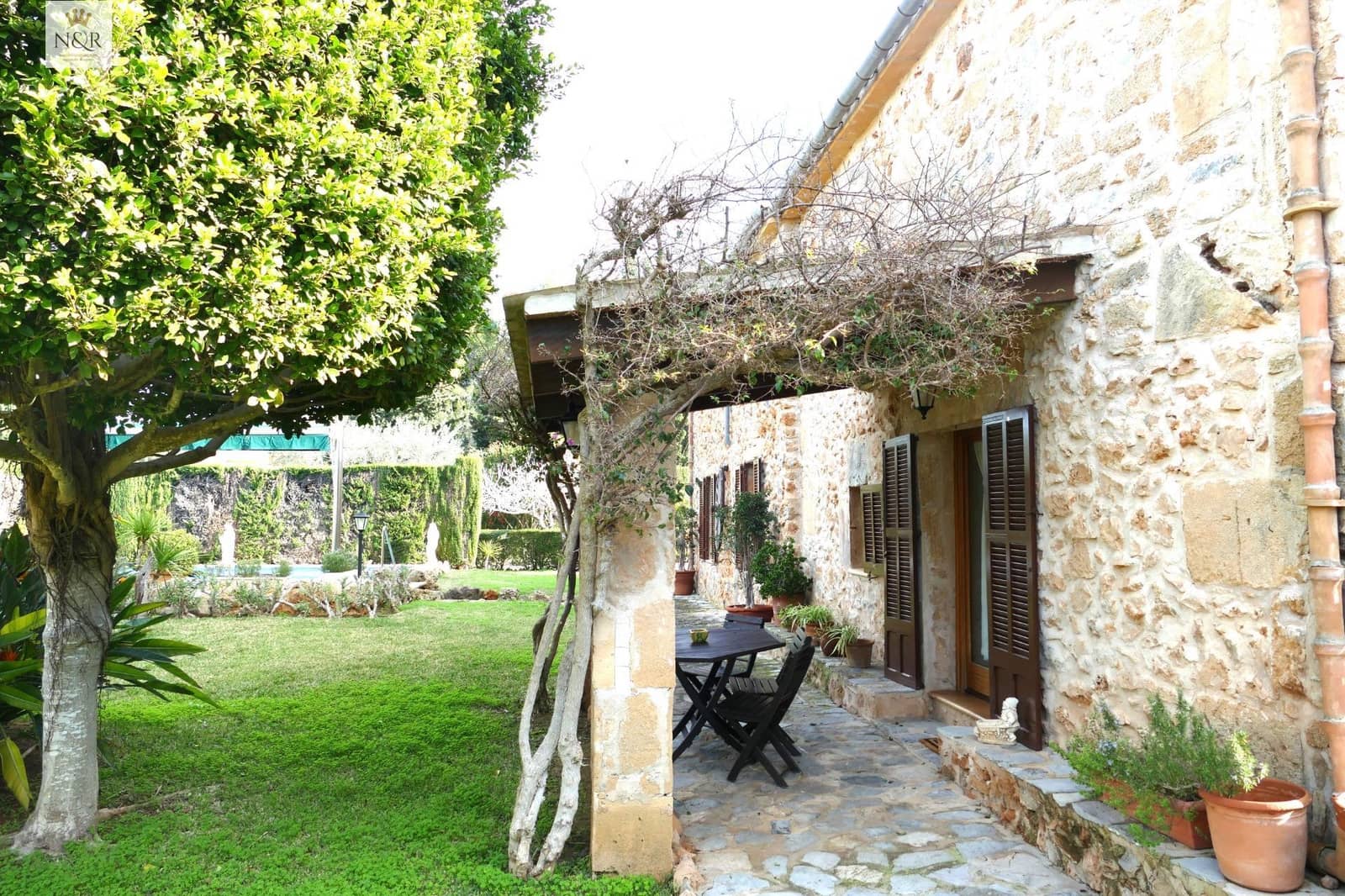 5 bedroom Villa for sale in Mal Pas-Bon Aire with pool - € 1,686,000 (Ref: 9936792)