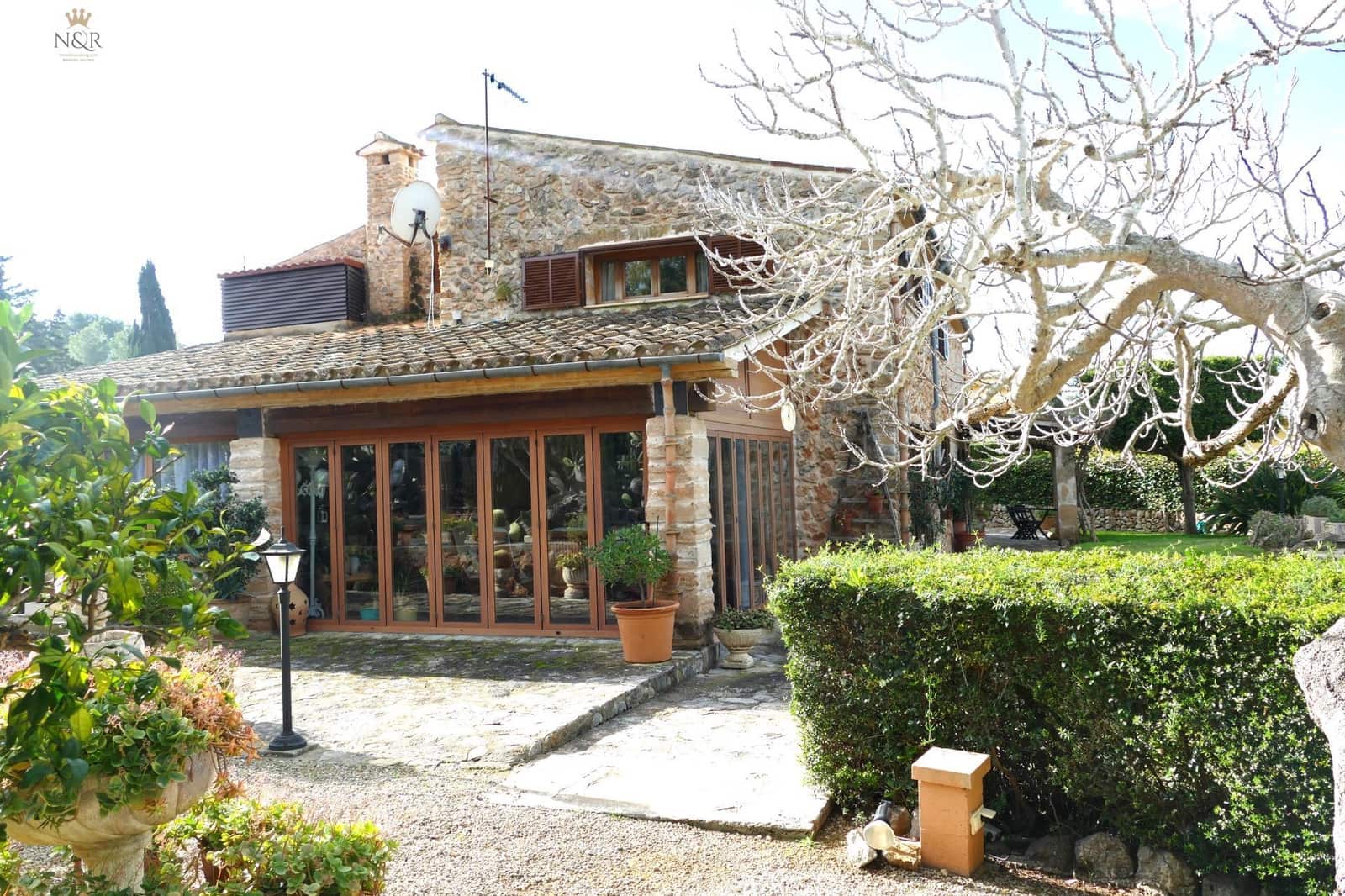 5 bedroom Villa for sale in Mal Pas-Bon Aire with pool - € 1,686,000 (Ref: 9936792)