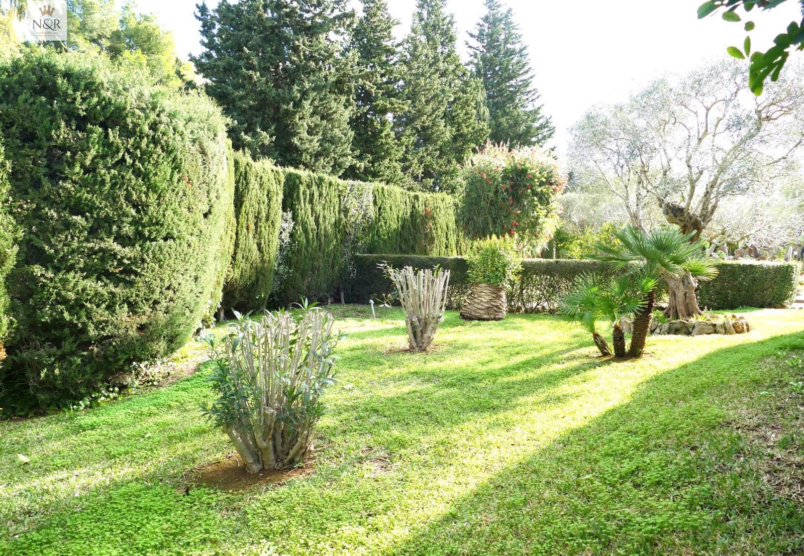 5 bedroom Villa for sale in Mal Pas-Bon Aire with pool - € 1,686,000 (Ref: 9936792)