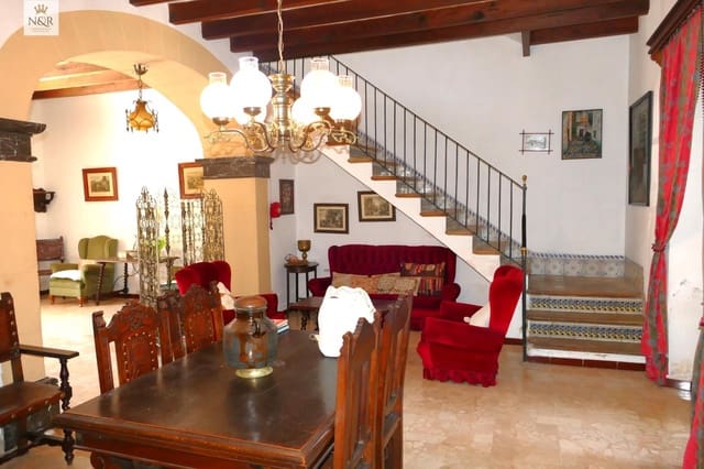 4 slaapkamer Huis te koop in Consell met garage - € 960.000 (Ref: 9936798)
