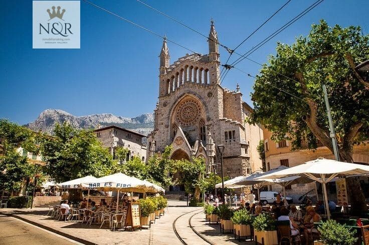 6 bedroom Townhouse for rent in Soller with garage - € 3,500 (Ref: 9936799)