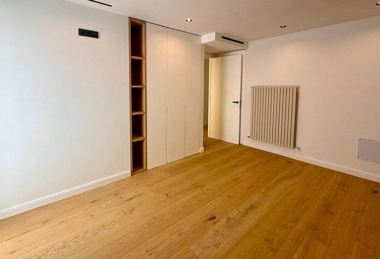 3 bedroom Flat for sale in Palma de Mallorca with garage - € 1,150,000 (Ref: 10013401)