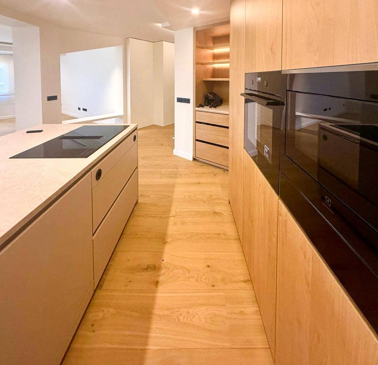 3 bedroom Flat for sale in Palma de Mallorca with garage - € 1,150,000 (Ref: 10013401)