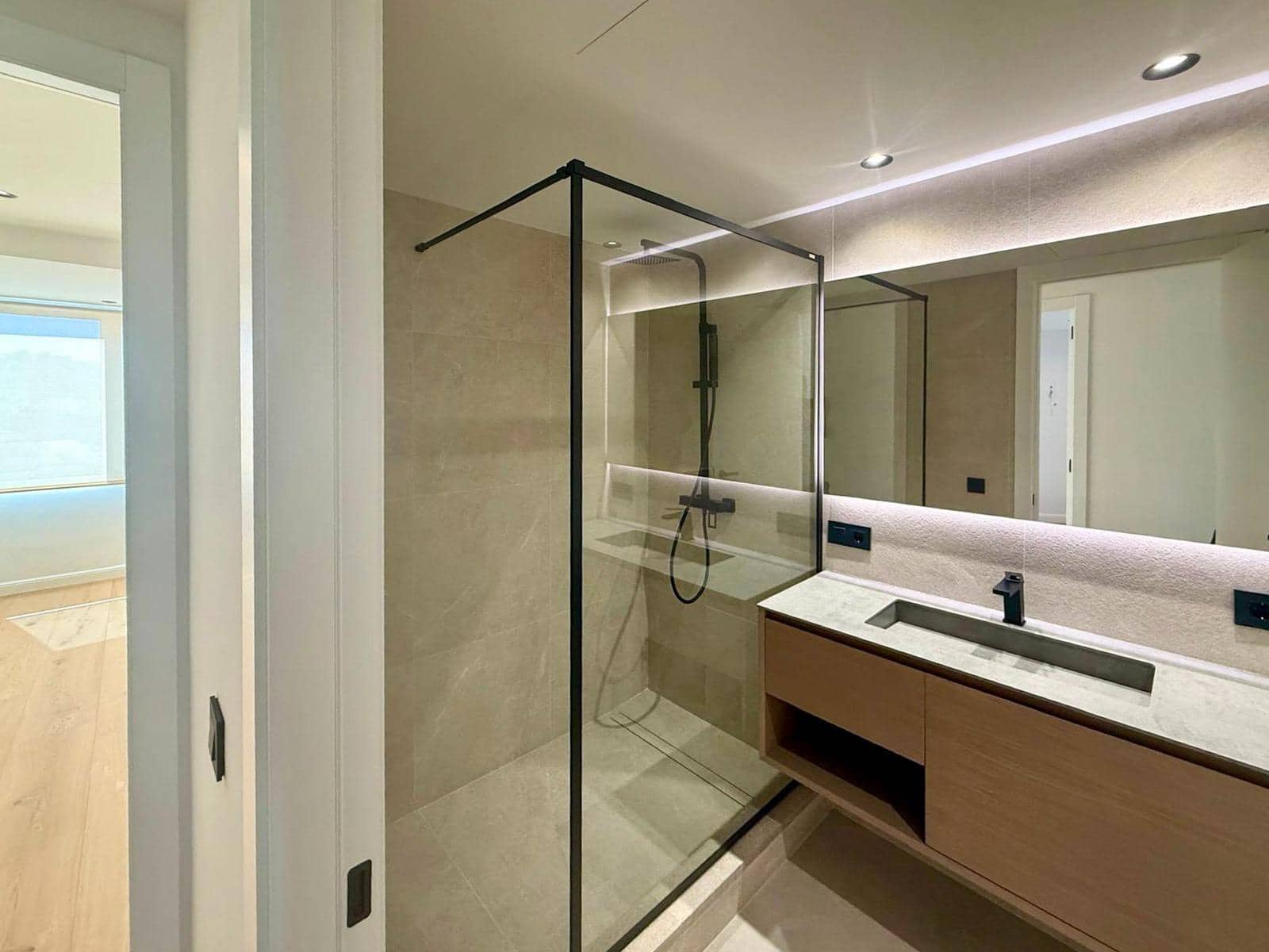 3 bedroom Flat for sale in Palma de Mallorca with garage - € 1,150,000 (Ref: 10013401)