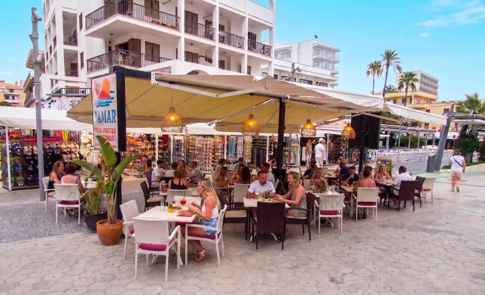 Local Comercial en Son Servera en alquiler - 2.000 € (Ref: 10035453)