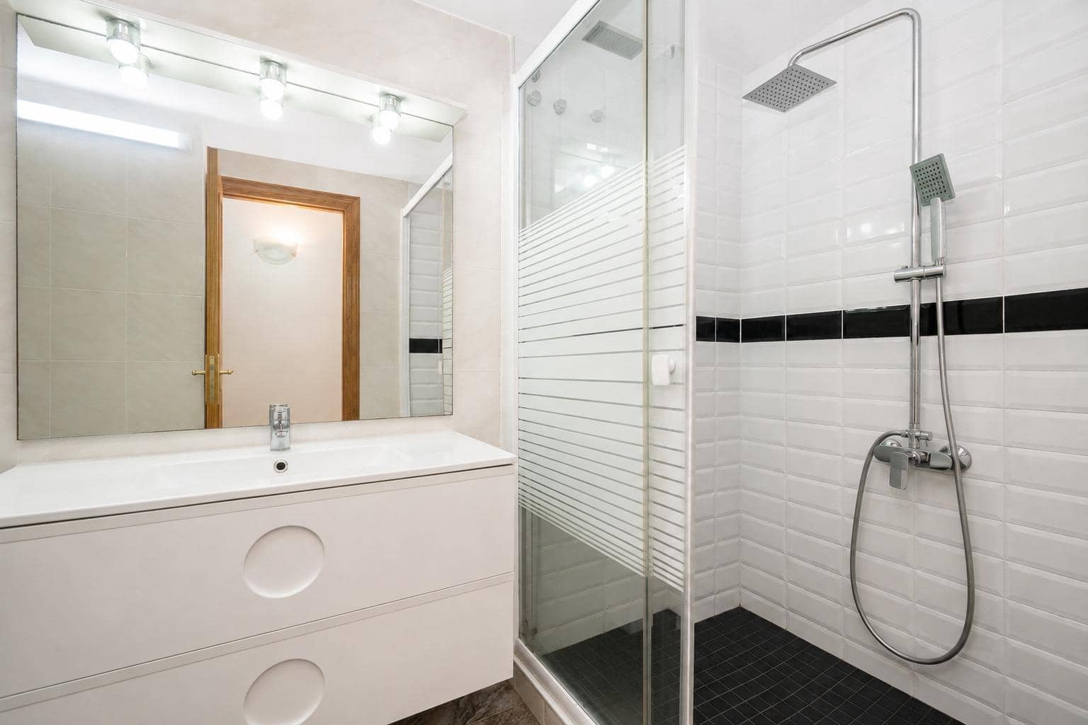 3 slaapkamer Rijtjeshuis te koop in Palma de Mallorca met garage - € 1.188.000 (Ref: 10037496)