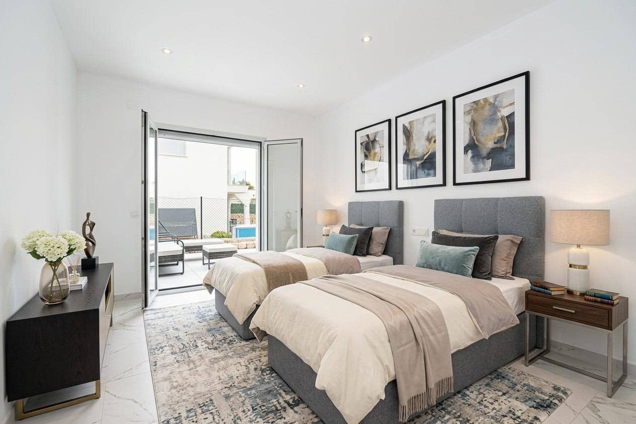 3 bedroom Apartment for sale in Santa Ponsa with pool garage - € 1,300,000 (Ref: 10047407)