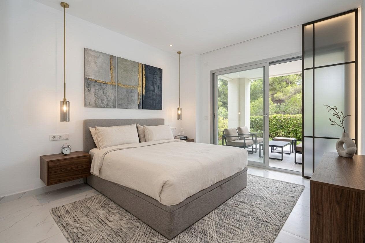 3 bedroom Apartment for sale in Santa Ponsa with pool garage - € 1,300,000 (Ref: 10047407)