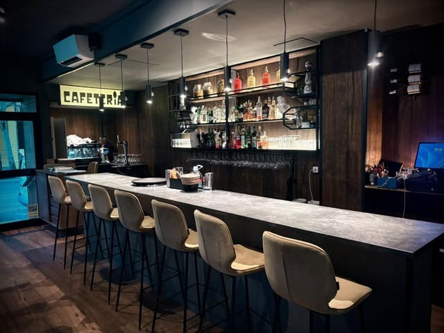Kommersiell til leie i Palma de Mallorca - € 1 530 (Ref: 10115943)