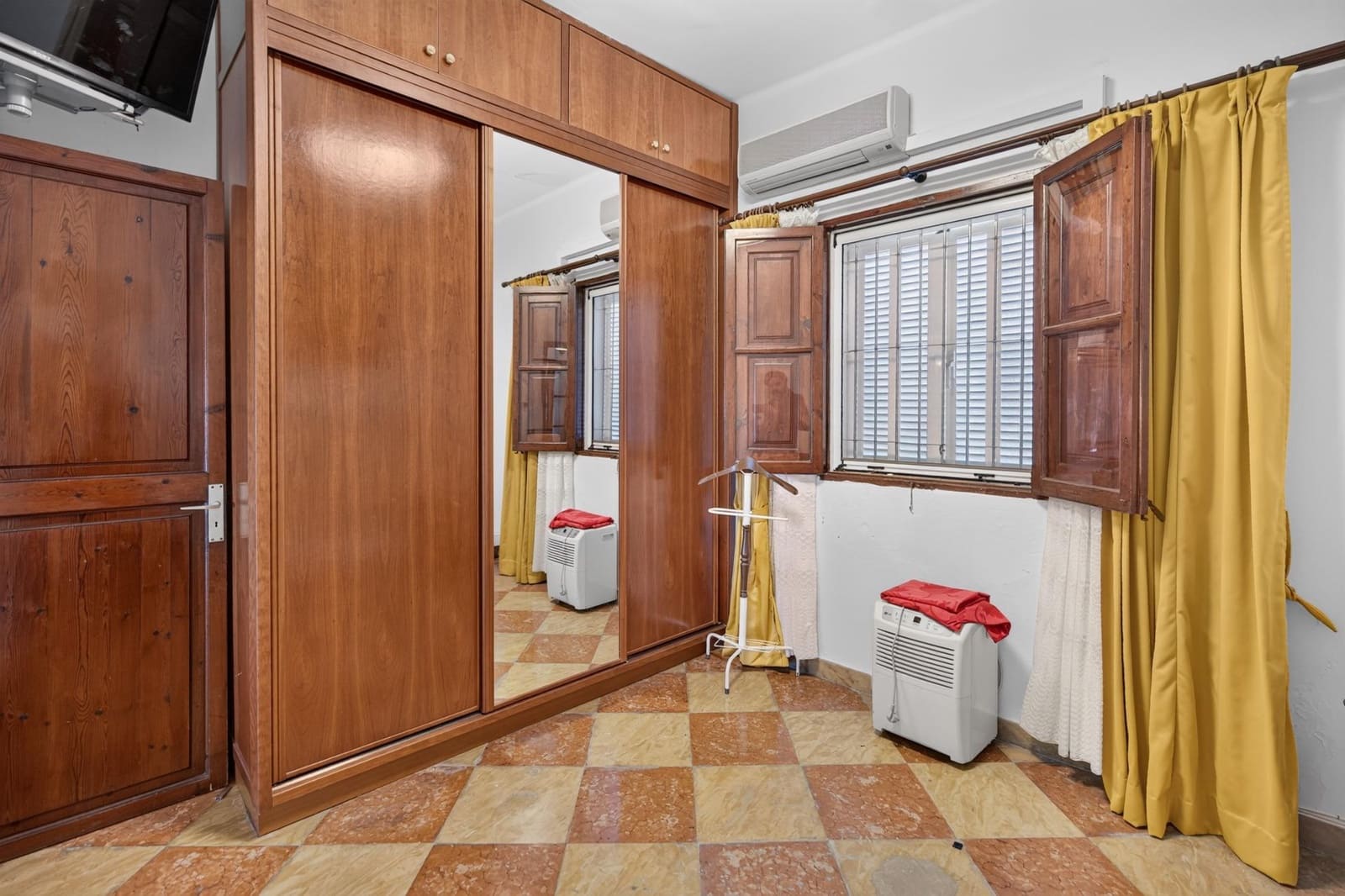Chalet de 5 habitaciones en Coll d'en Rabassa en venta con garaje - 1.395.000 € (Ref: 10177261)