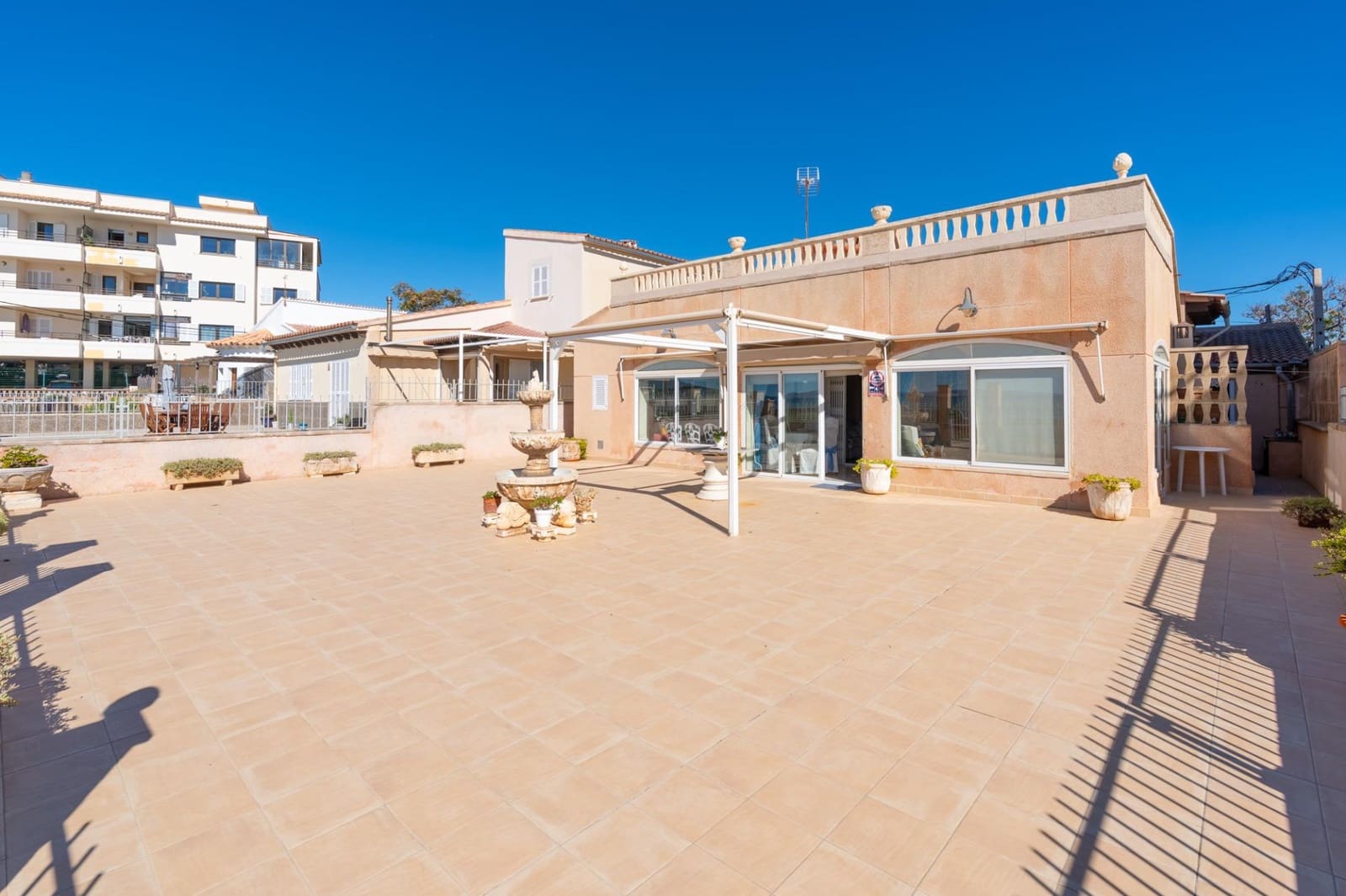 Chalet de 5 habitaciones en Coll d'en Rabassa en venta con garaje - 1.395.000 € (Ref: 10177261)