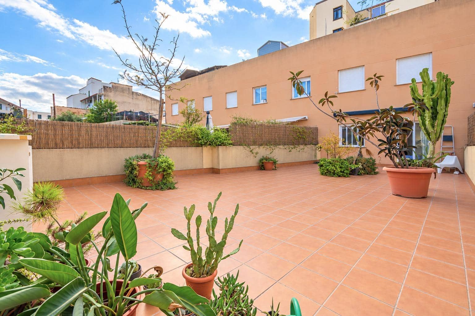 2 slaapkamer Kantoor te koop in Palma de Mallorca met garage - € 250.000 (Ref: 10187167)