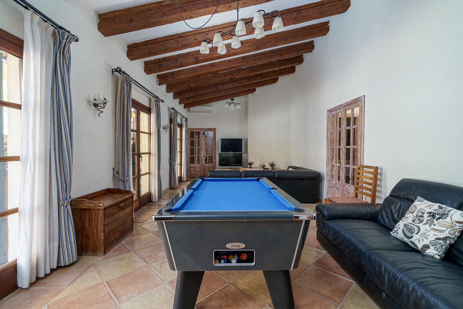 6 soveværelse Finca/Landehus til salg i Canyamel med swimmingpool - € 2.200.000 (Ref: 8458607)