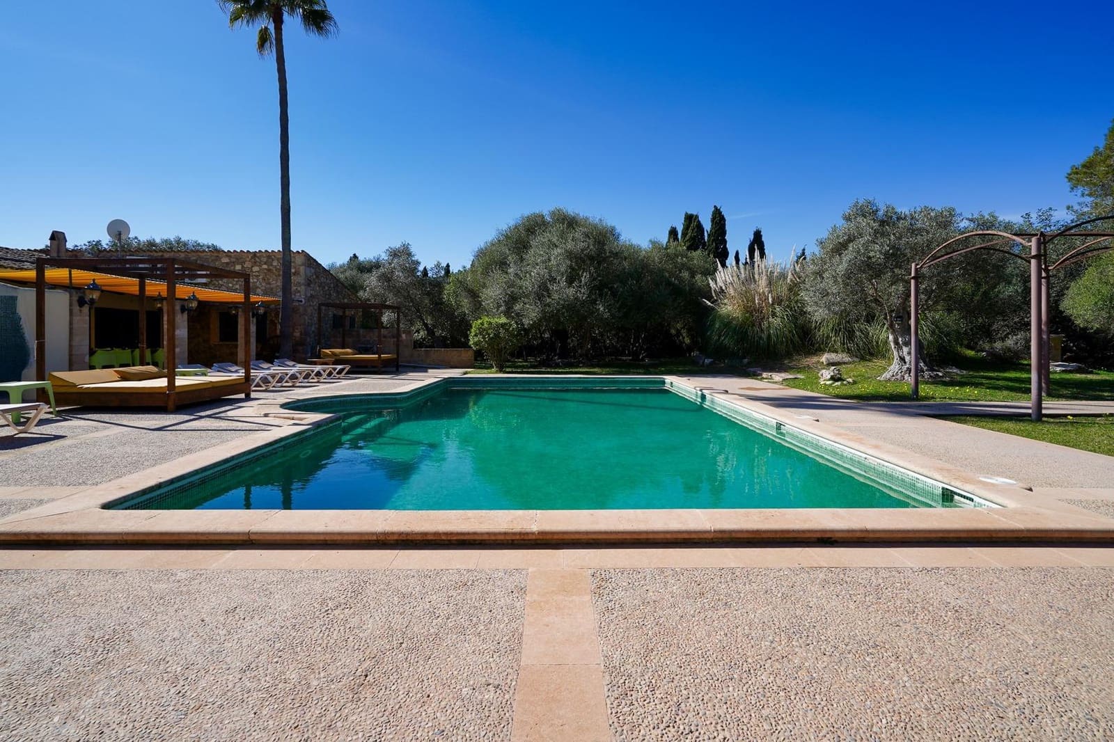 6 soveværelse Finca/Landehus til salg i Canyamel med swimmingpool - € 2.200.000 (Ref: 8458607)