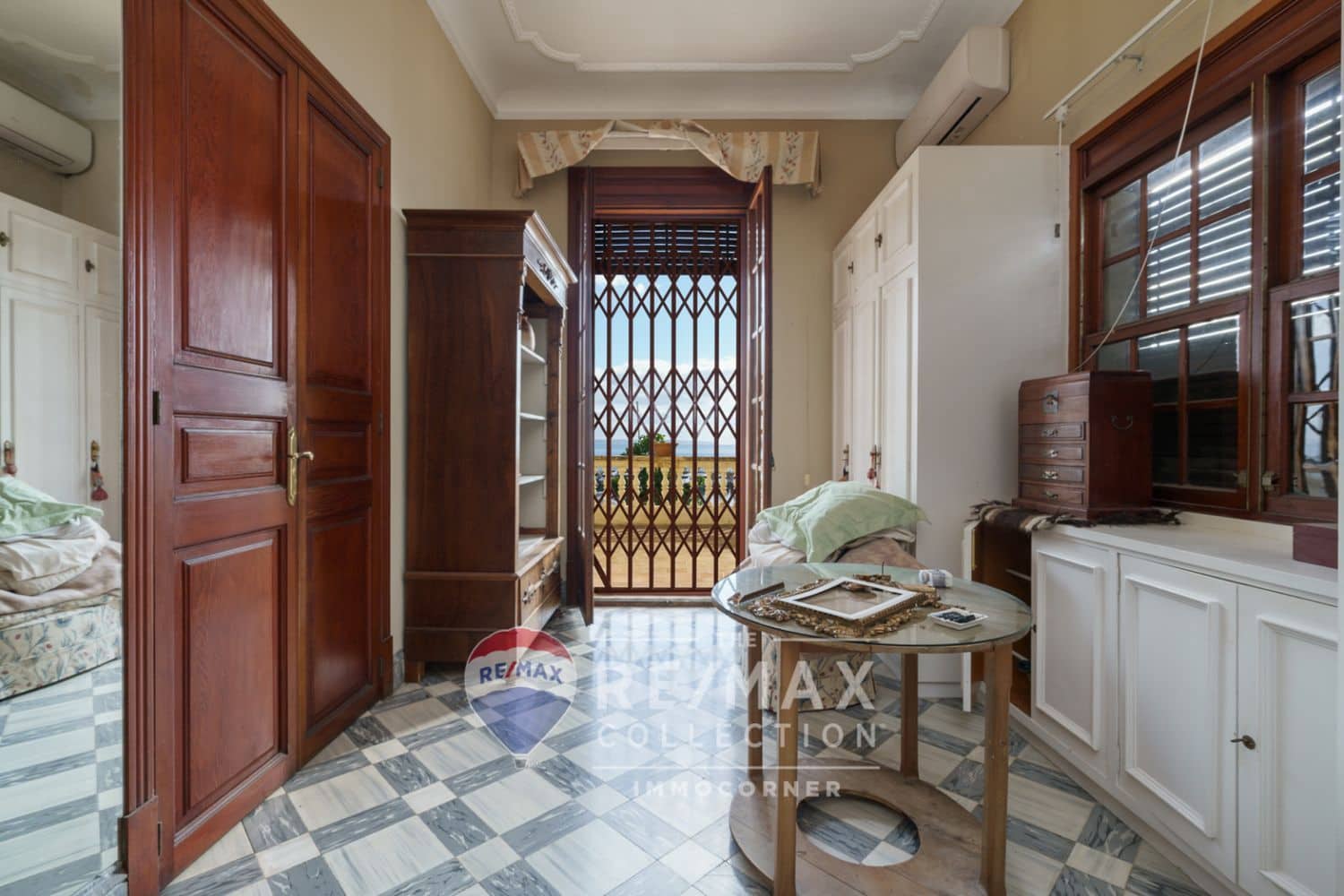 11 soverom Villa til salgs i Cala Mayor med garasje - € 3 500 000 (Ref: 8458609)