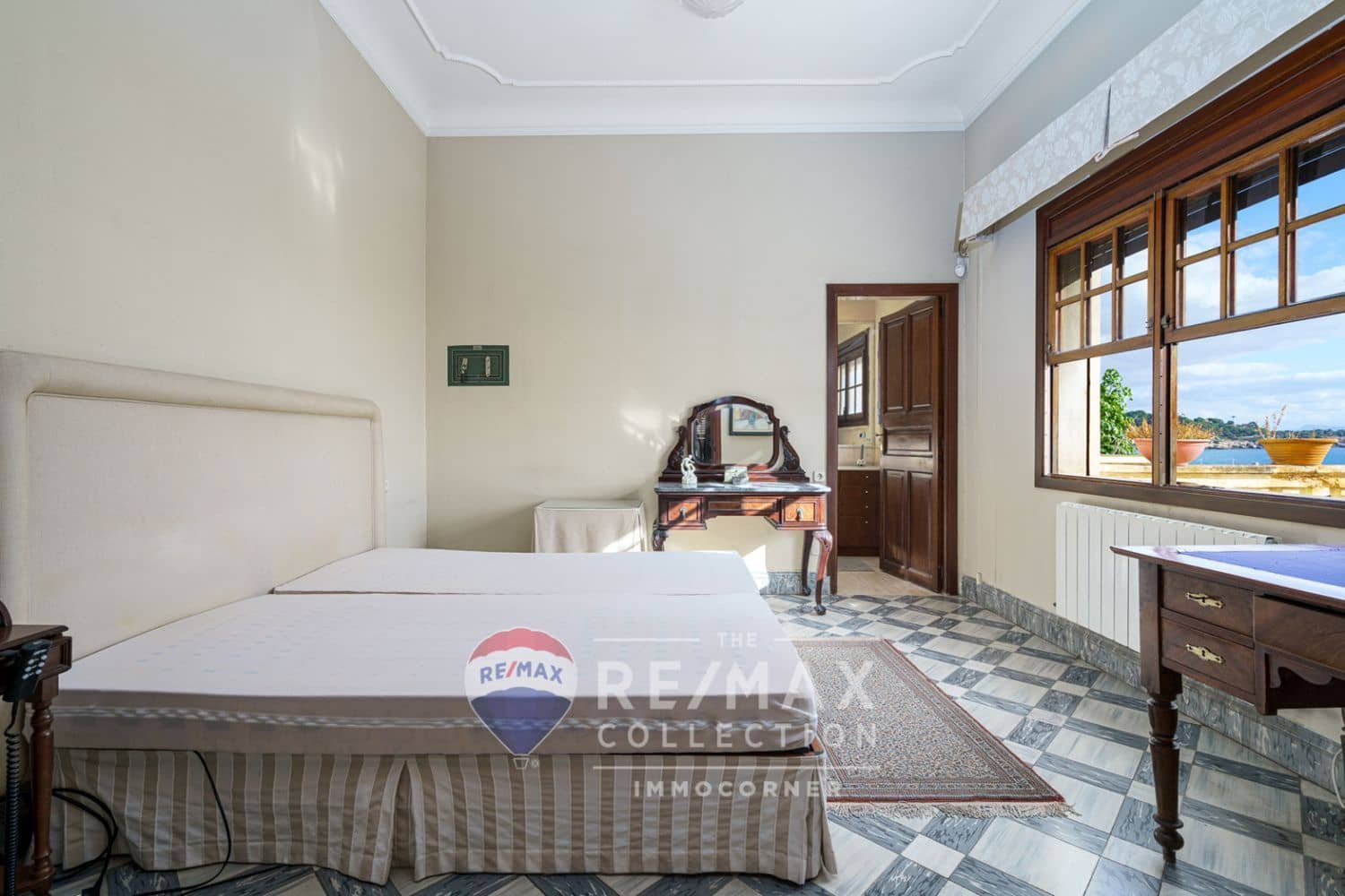 11 soverom Villa til salgs i Cala Mayor med garasje - € 3 500 000 (Ref: 8458609)