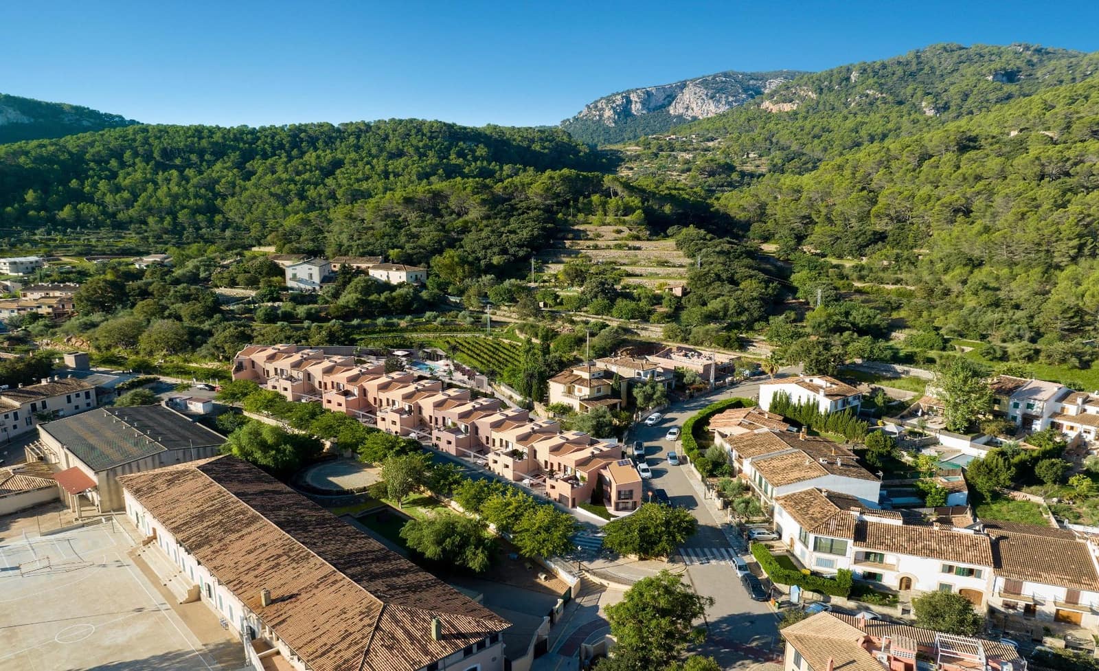 3 slaapkamer Rijtjeshuis te koop in Esporles met zwembad - € 795.000 (Ref: 8458624)