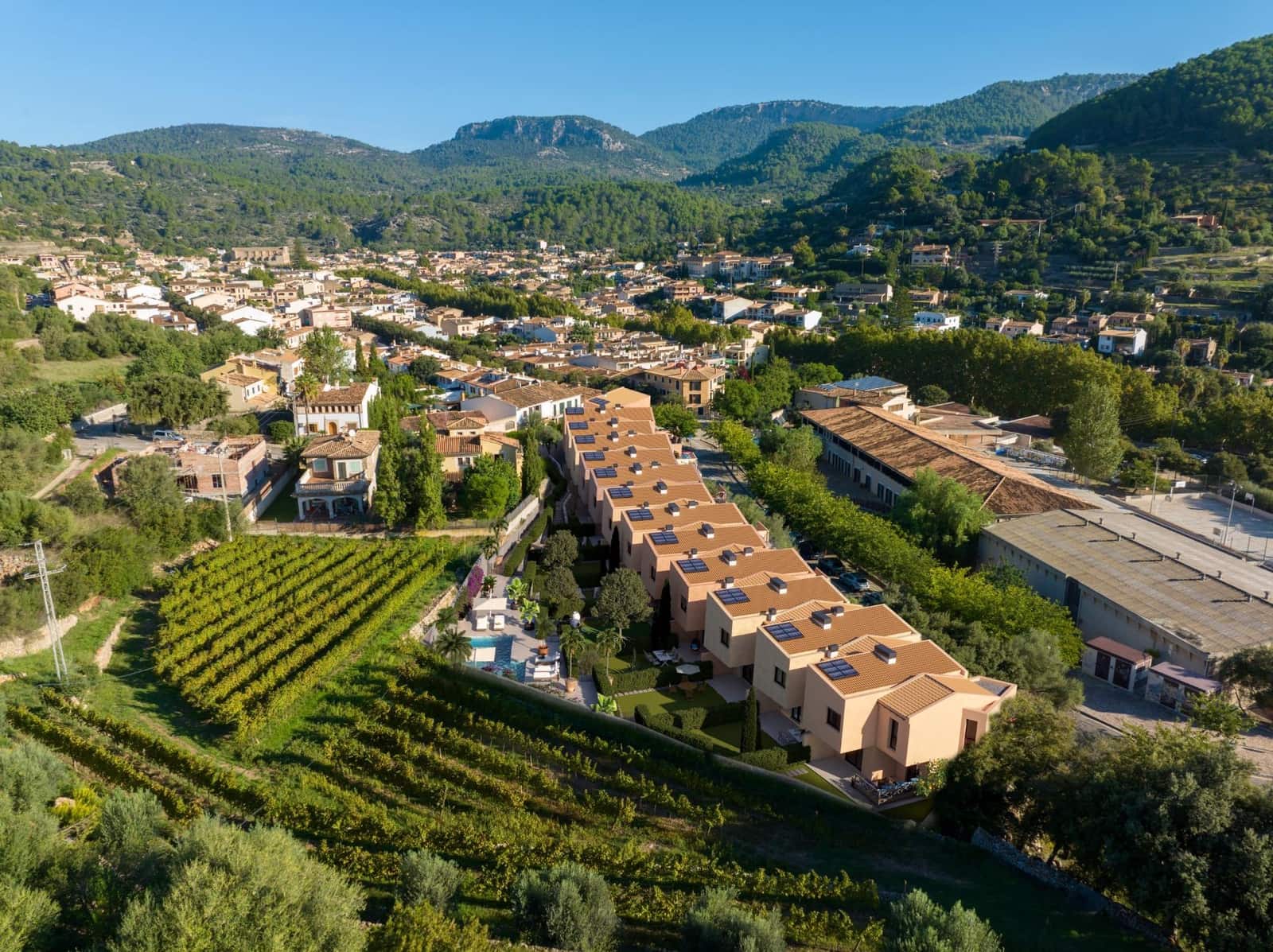 3 slaapkamer Rijtjeshuis te koop in Esporles met zwembad - € 795.000 (Ref: 8458624)