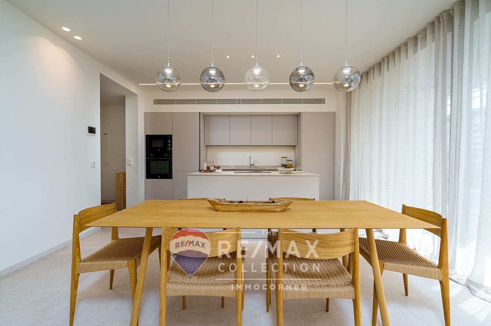 2 soveværelse Lejlighed til salg i Cala Mayor med swimmingpool garage - € 745.000 (Ref: 8458640)