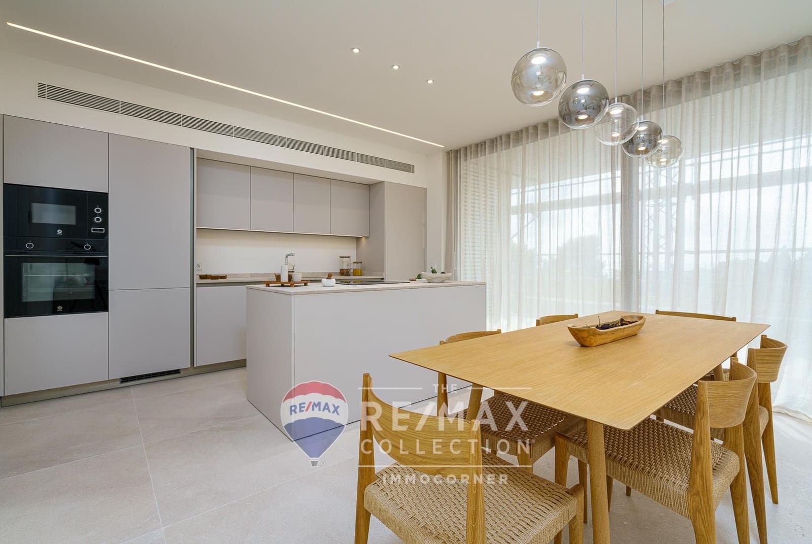 2 soveværelse Lejlighed til salg i Cala Mayor med swimmingpool garage - € 745.000 (Ref: 8458640)