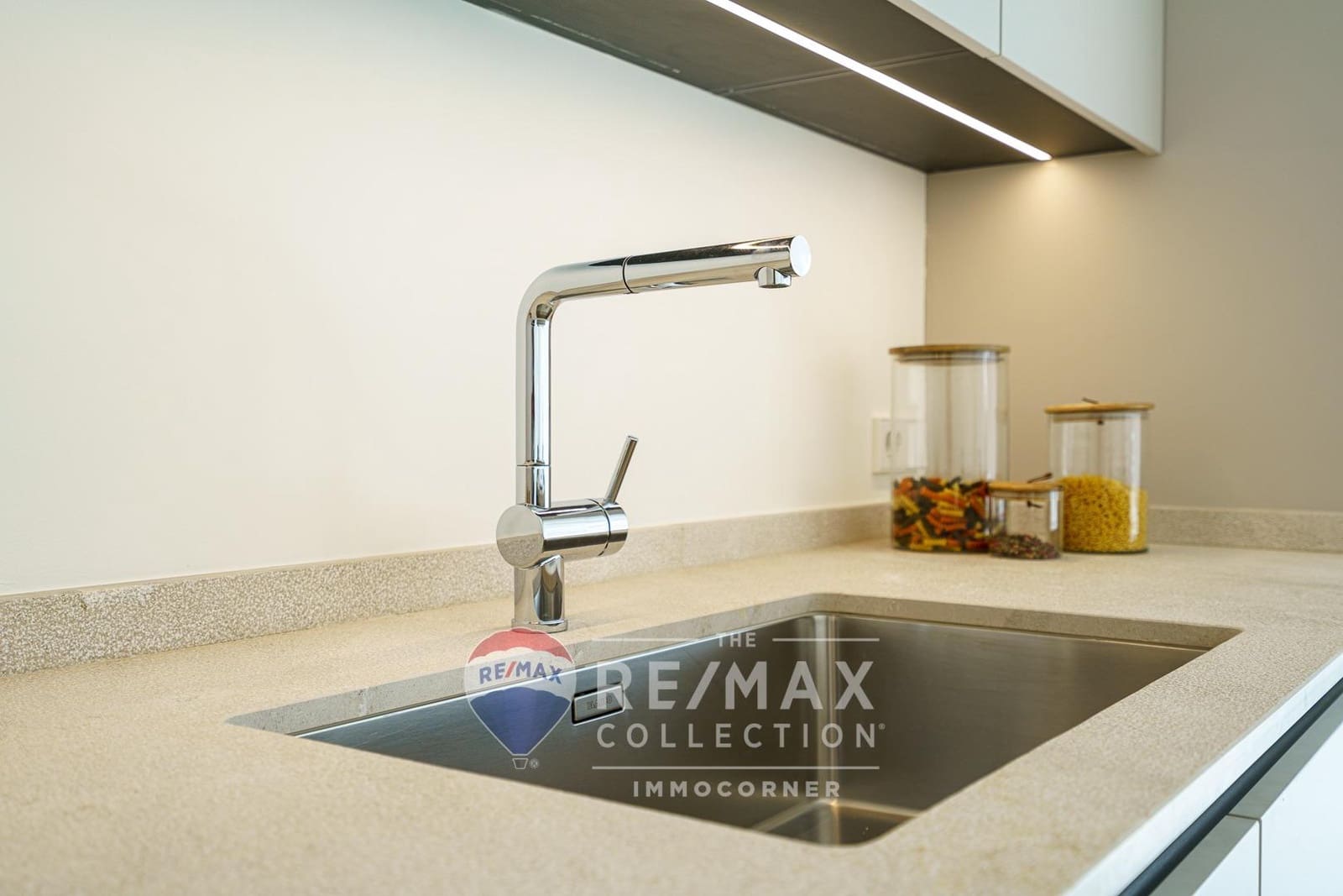 2 soveværelse Lejlighed til salg i Cala Mayor med swimmingpool garage - € 745.000 (Ref: 8458640)