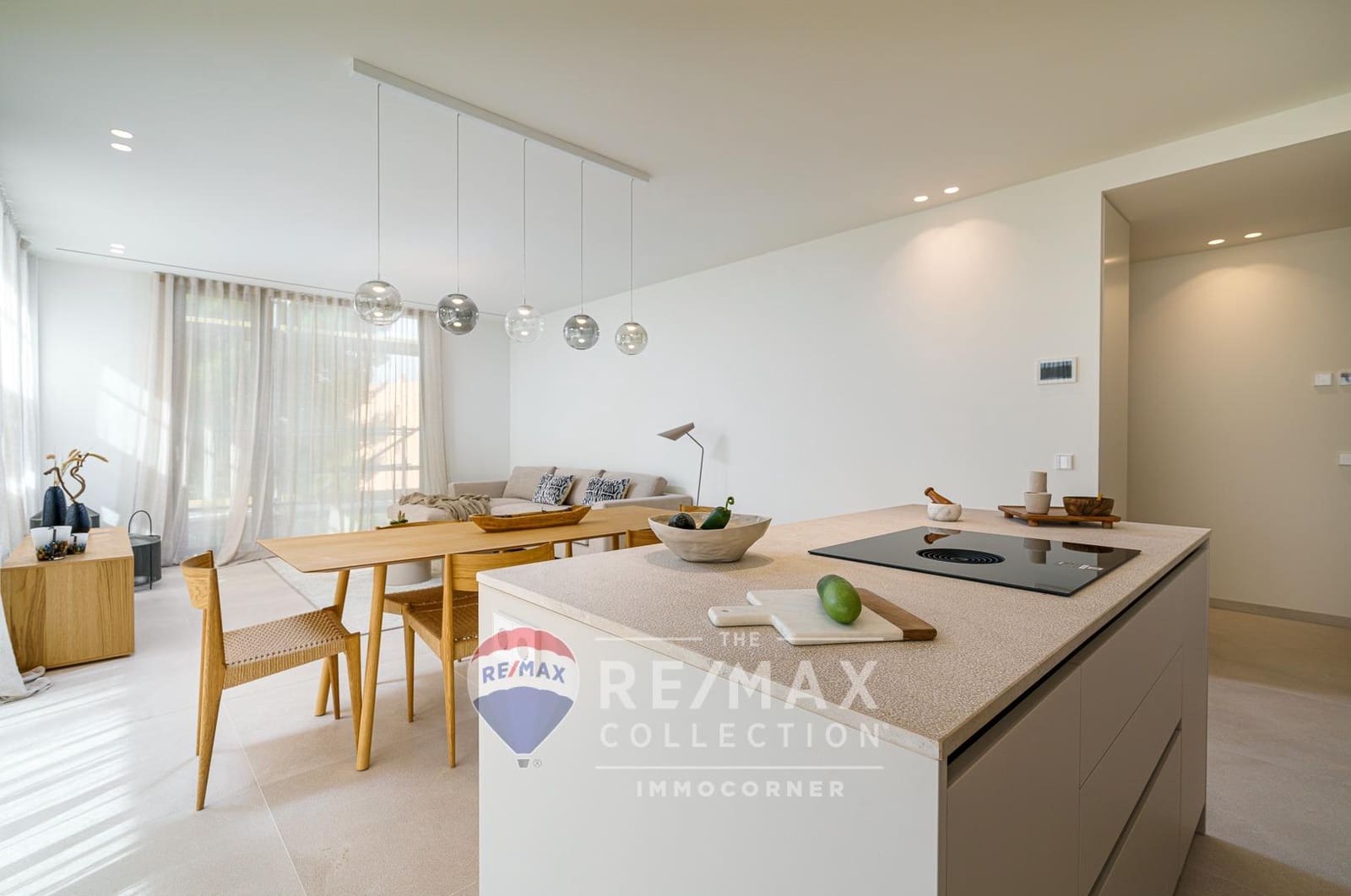 2 soveværelse Lejlighed til salg i Cala Mayor med swimmingpool garage - € 745.000 (Ref: 8458640)