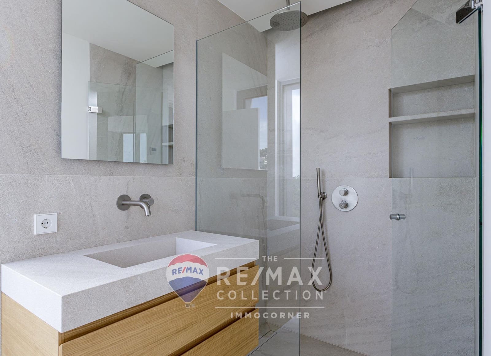 2 soveværelse Lejlighed til salg i Cala Mayor med swimmingpool garage - € 745.000 (Ref: 8458640)