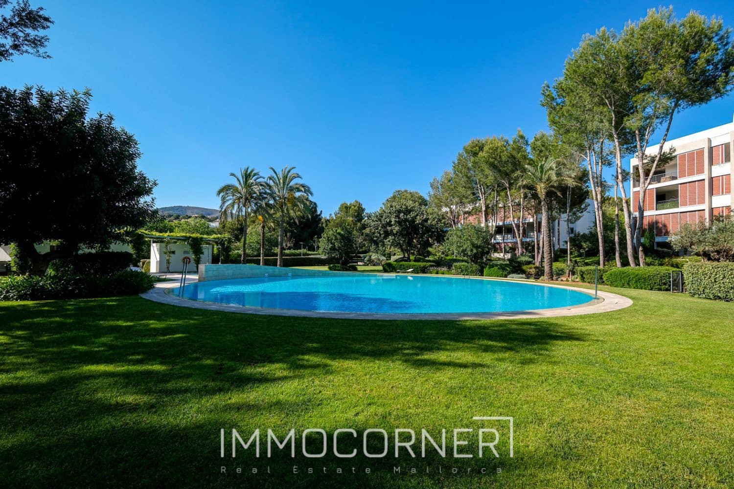 2 bedroom Penthouse for rent in Bendinat with pool garage - € 6,000 (Ref: 8458649)