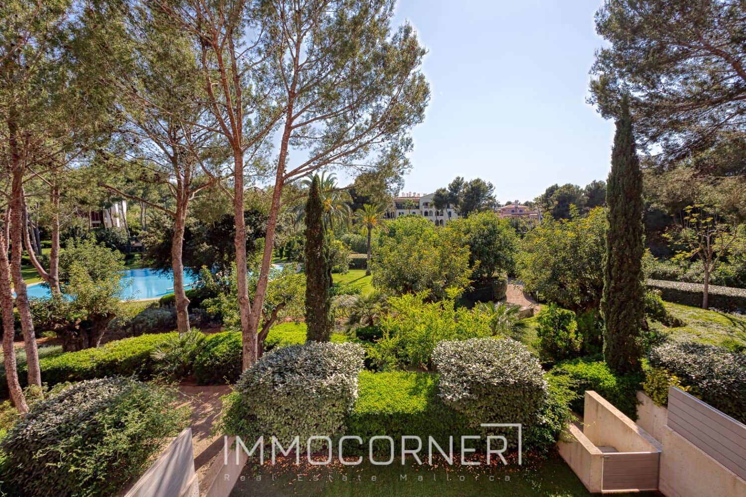 2 bedroom Penthouse for rent in Bendinat with pool garage - € 6,000 (Ref: 8458649)