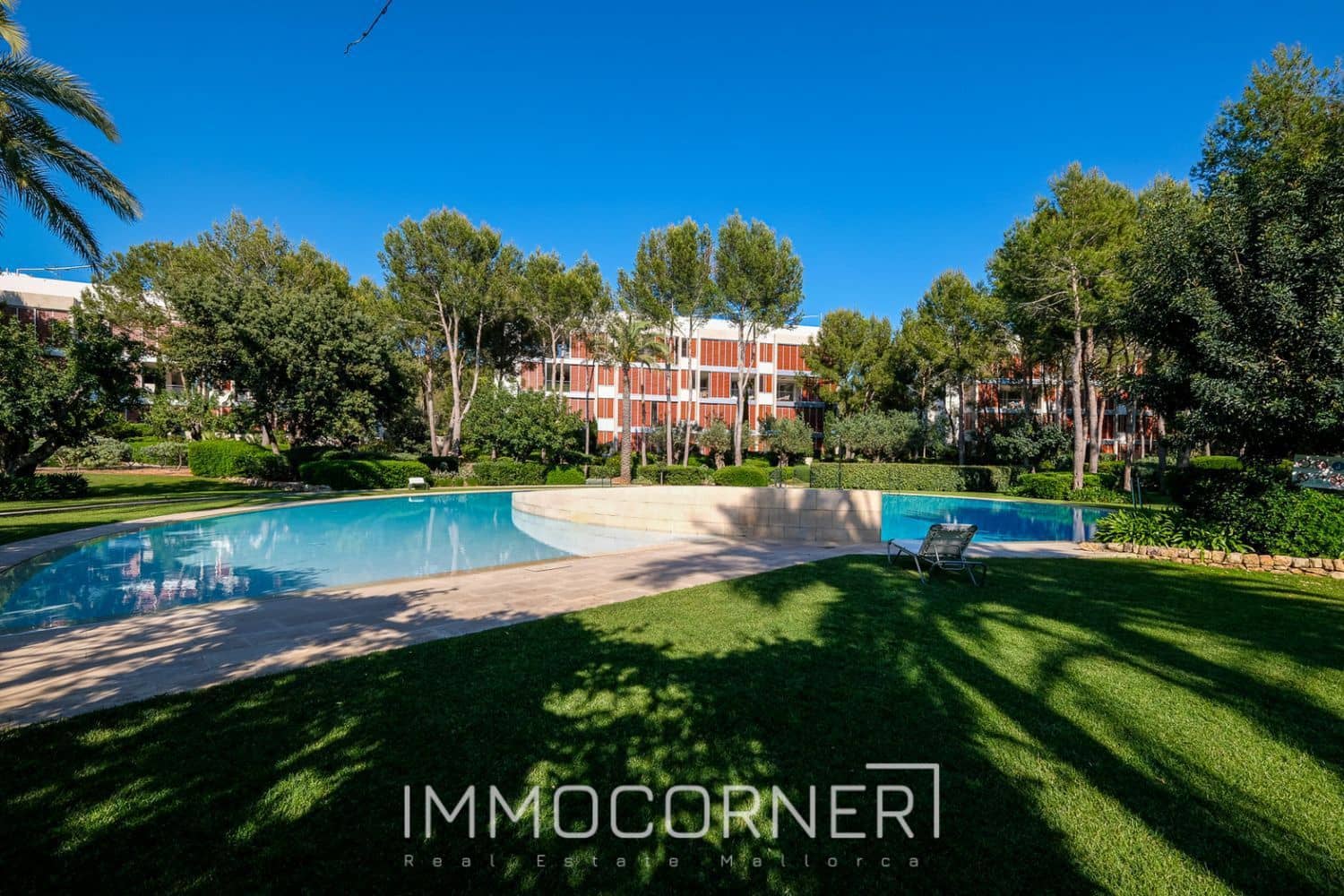 2 bedroom Penthouse for rent in Bendinat with pool garage - € 6,000 (Ref: 8458649)