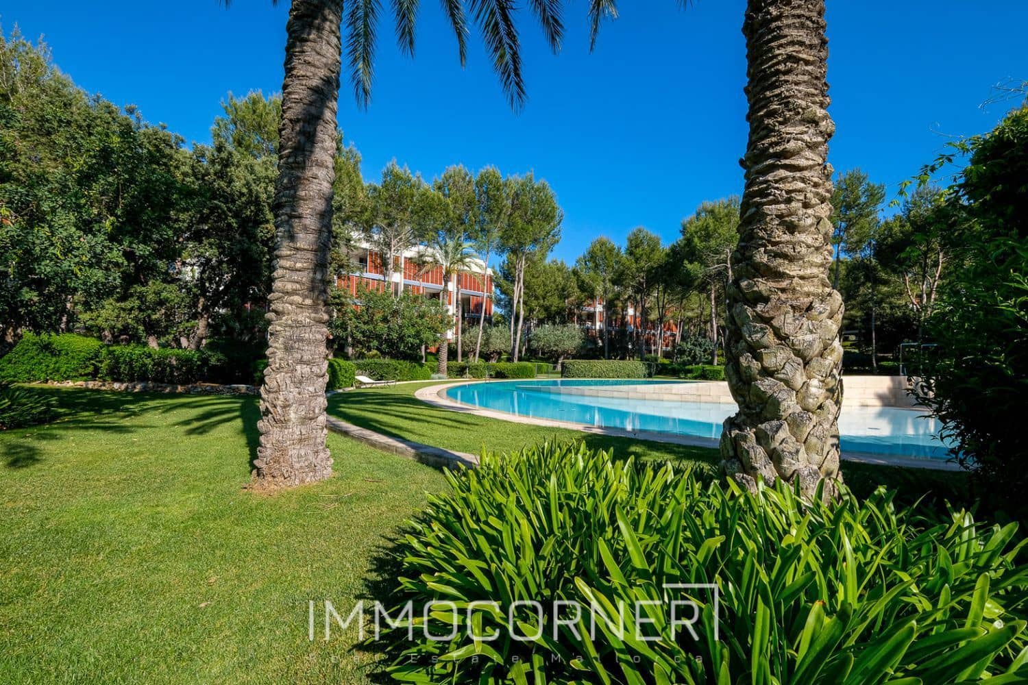 2 bedroom Penthouse for rent in Bendinat with pool garage - € 6,000 (Ref: 8458649)