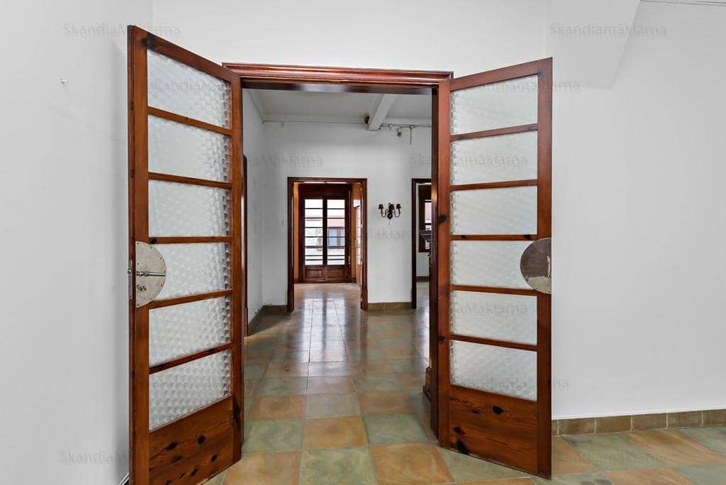 6 bedroom Commercial for sale in Palma de Mallorca with garage - € 2,000,000 (Ref: 8458654)