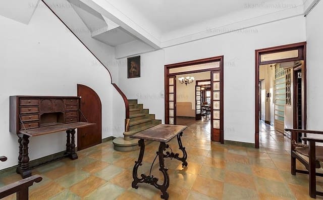 6 bedroom Commercial for sale in La Missió, Palma de Mallorca with garage - € 2,000,000 (Ref: 8458654)