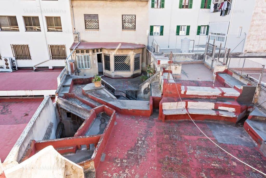 6 bedroom Commercial for sale in Palma de Mallorca with garage - € 2,000,000 (Ref: 8458654)
