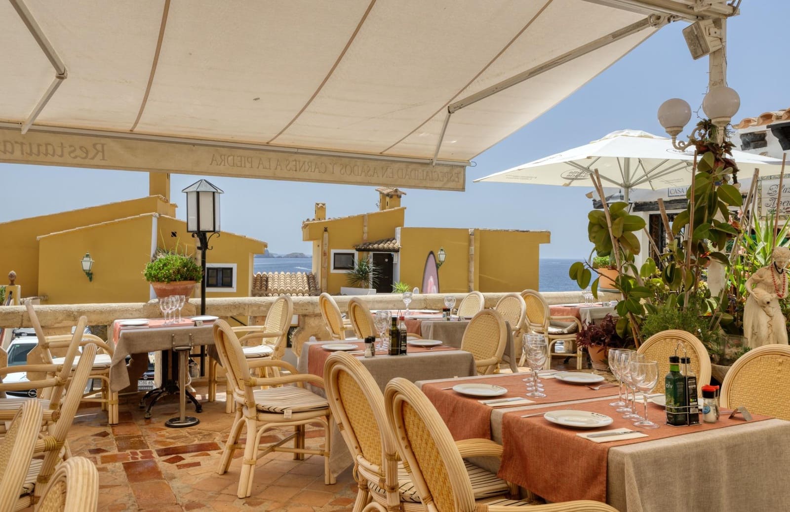 Business for sale in Cala Fornells - € 950,000 (Ref: 8458662)