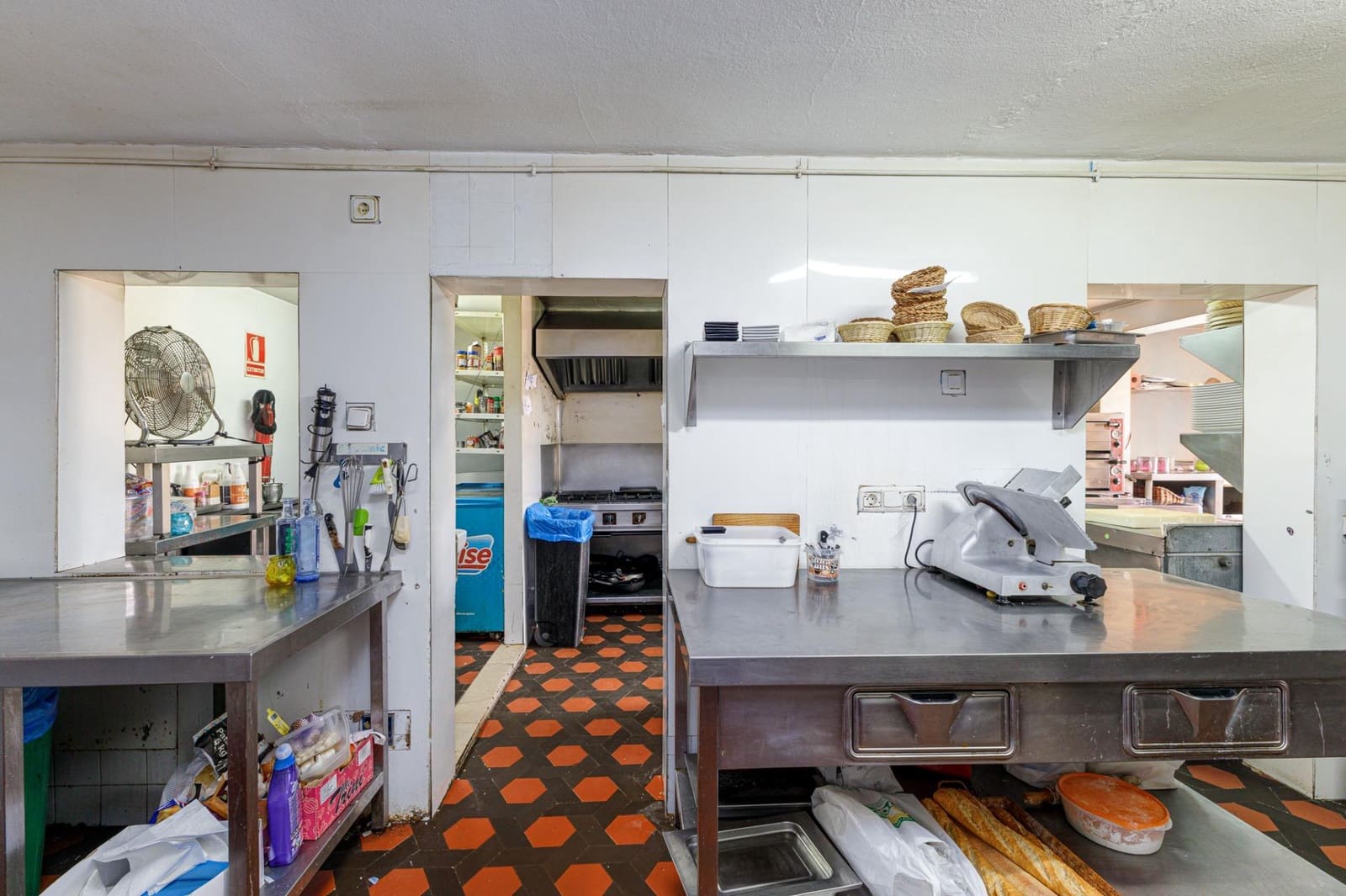 Business for sale in Cala Fornells - € 950,000 (Ref: 8458662)