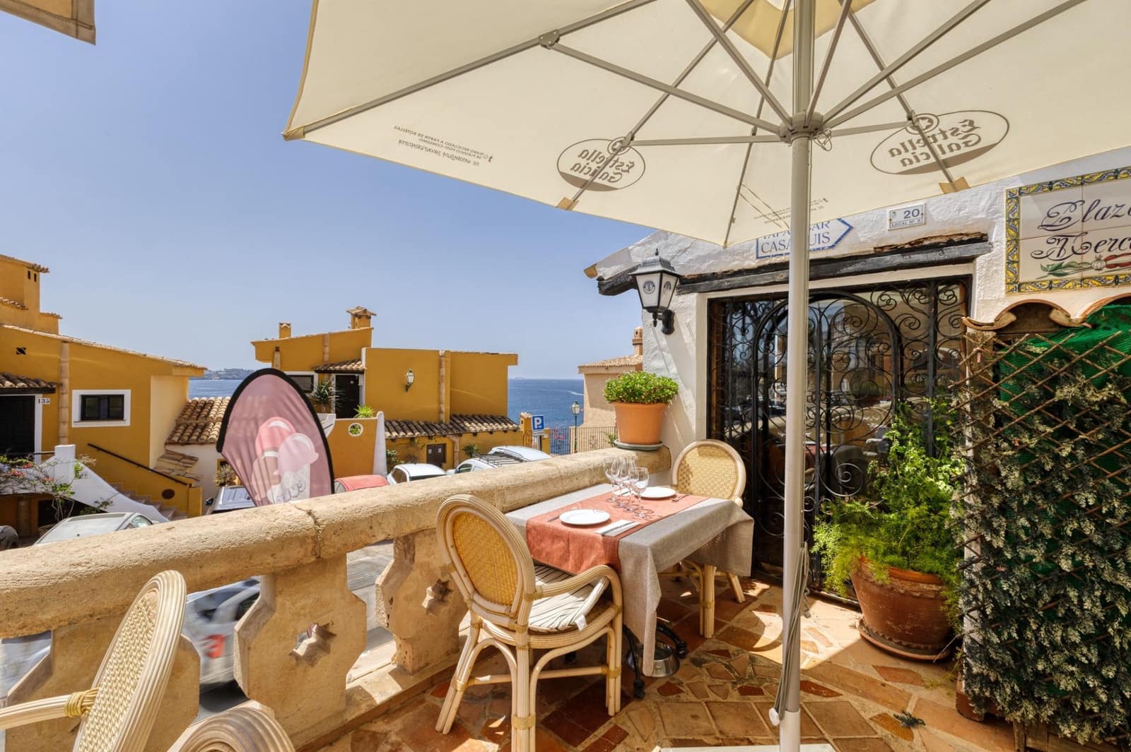 Business for sale in Cala Fornells - € 950,000 (Ref: 8458662)