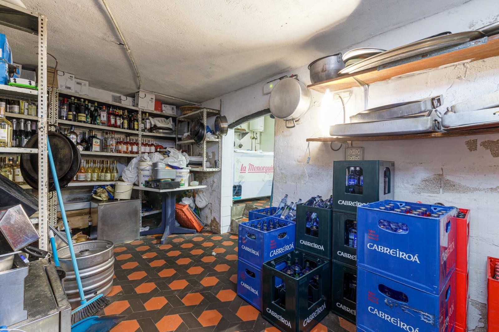 Business for sale in Cala Fornells - € 950,000 (Ref: 8458662)