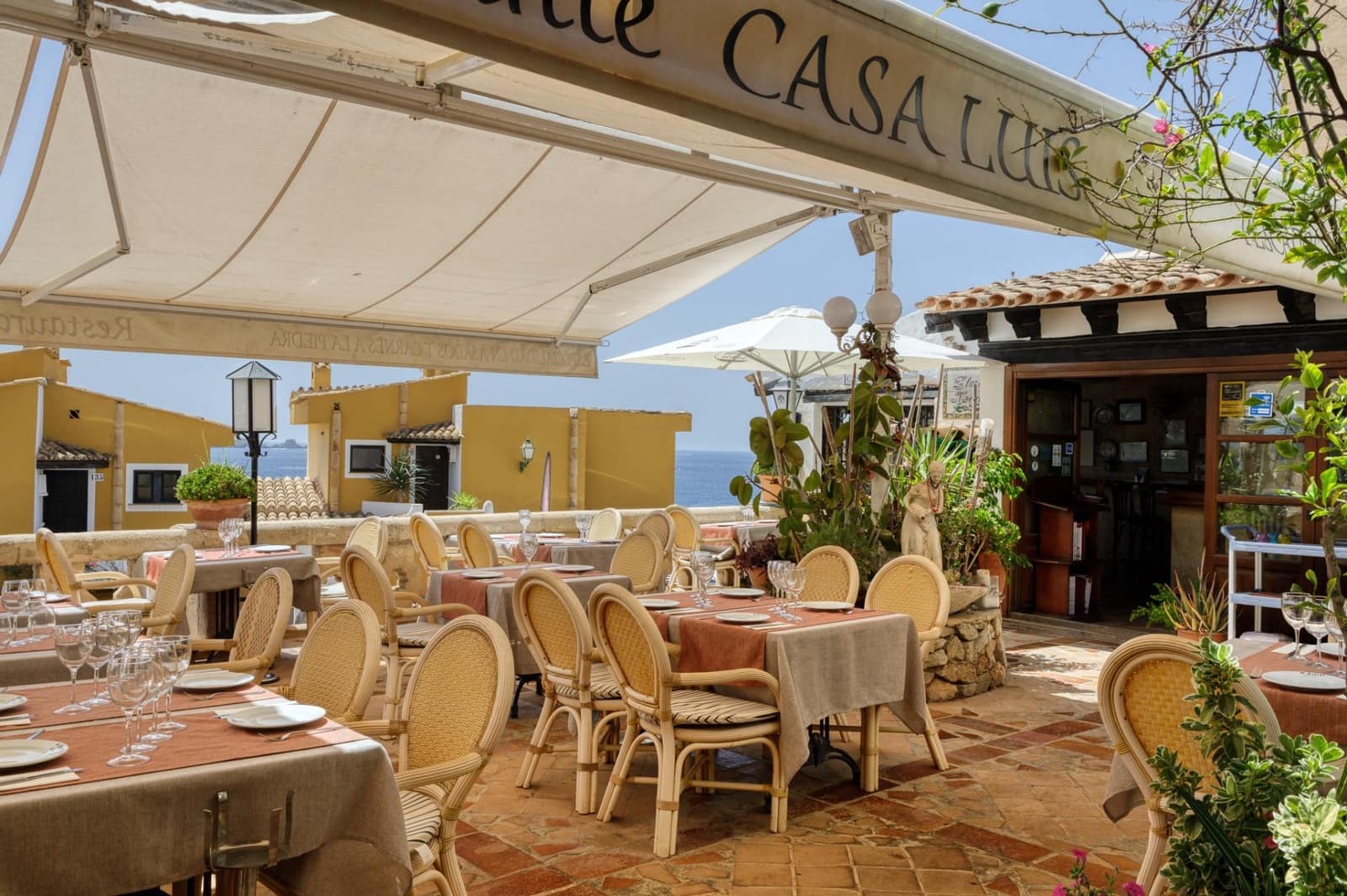 Business for sale in Cala Fornells - € 950,000 (Ref: 8458662)