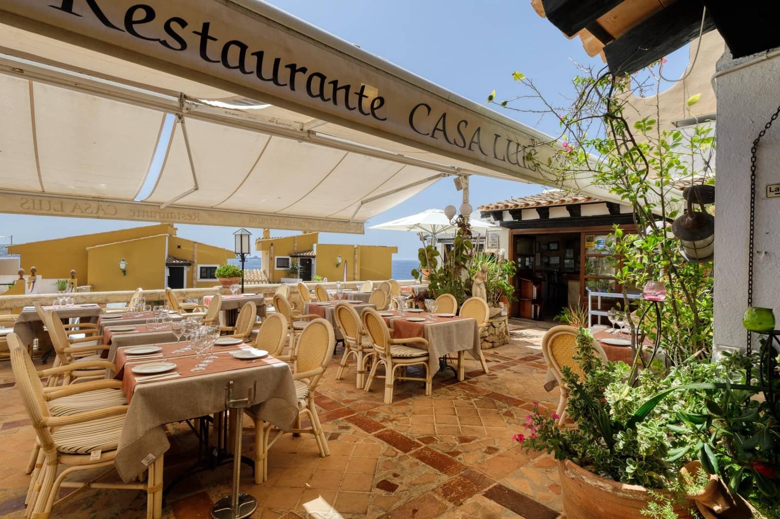 Business for sale in Cala Fornells - € 950,000 (Ref: 8458662)