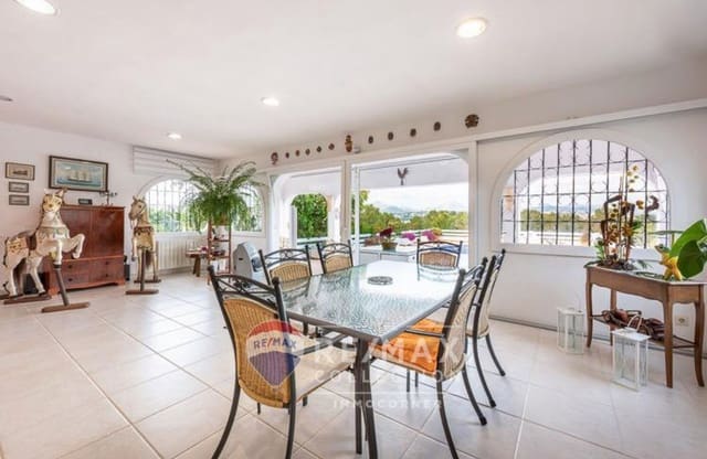 4 soveværelse Villa til salg i Santa Ponsa, Calvià med swimmingpool - € 2.000.000 (Ref: 8458664)