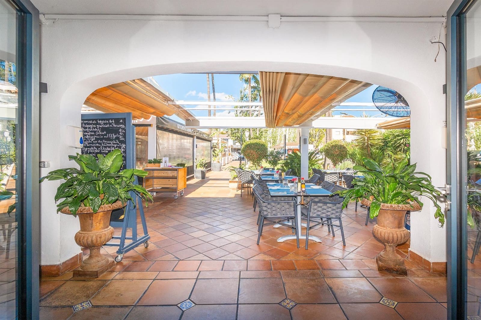 Business for rent in Santa Ponsa - € 5,000 (Ref: 8561591)