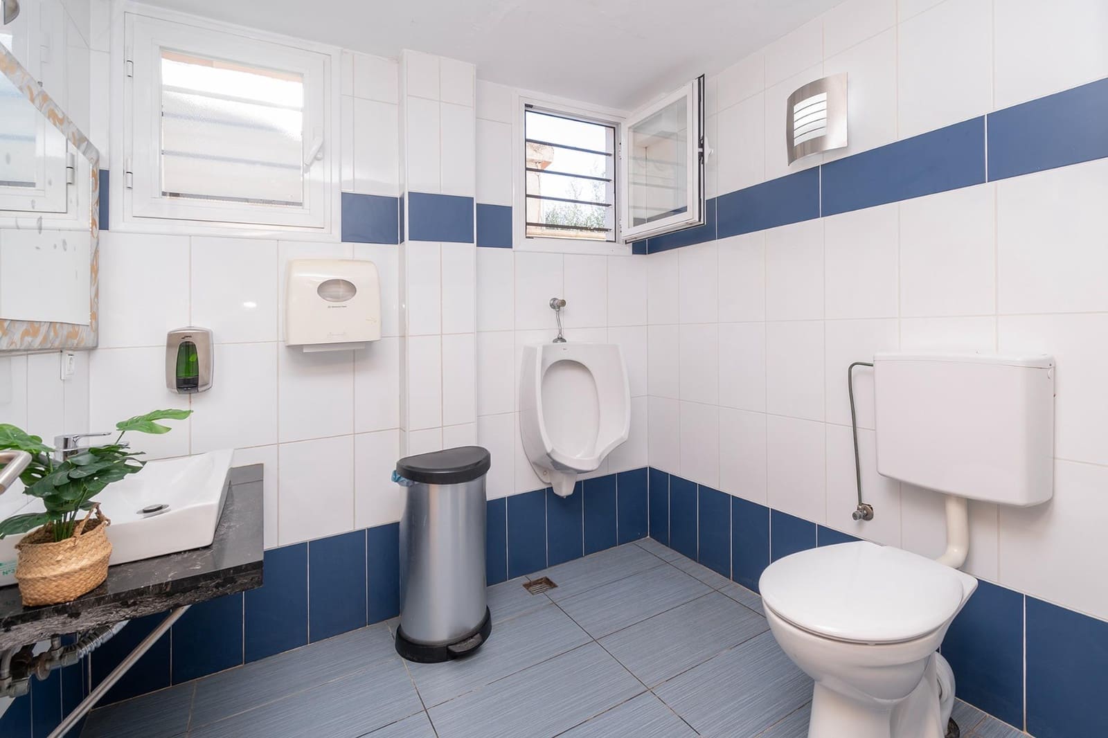 Business for rent in Santa Ponsa - € 5,000 (Ref: 8561591)