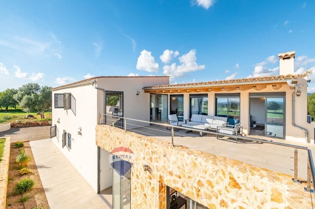 5 bedroom Finca/Country House for sale in Campos with pool garage - € 3,150,000 (Ref: 8701740)