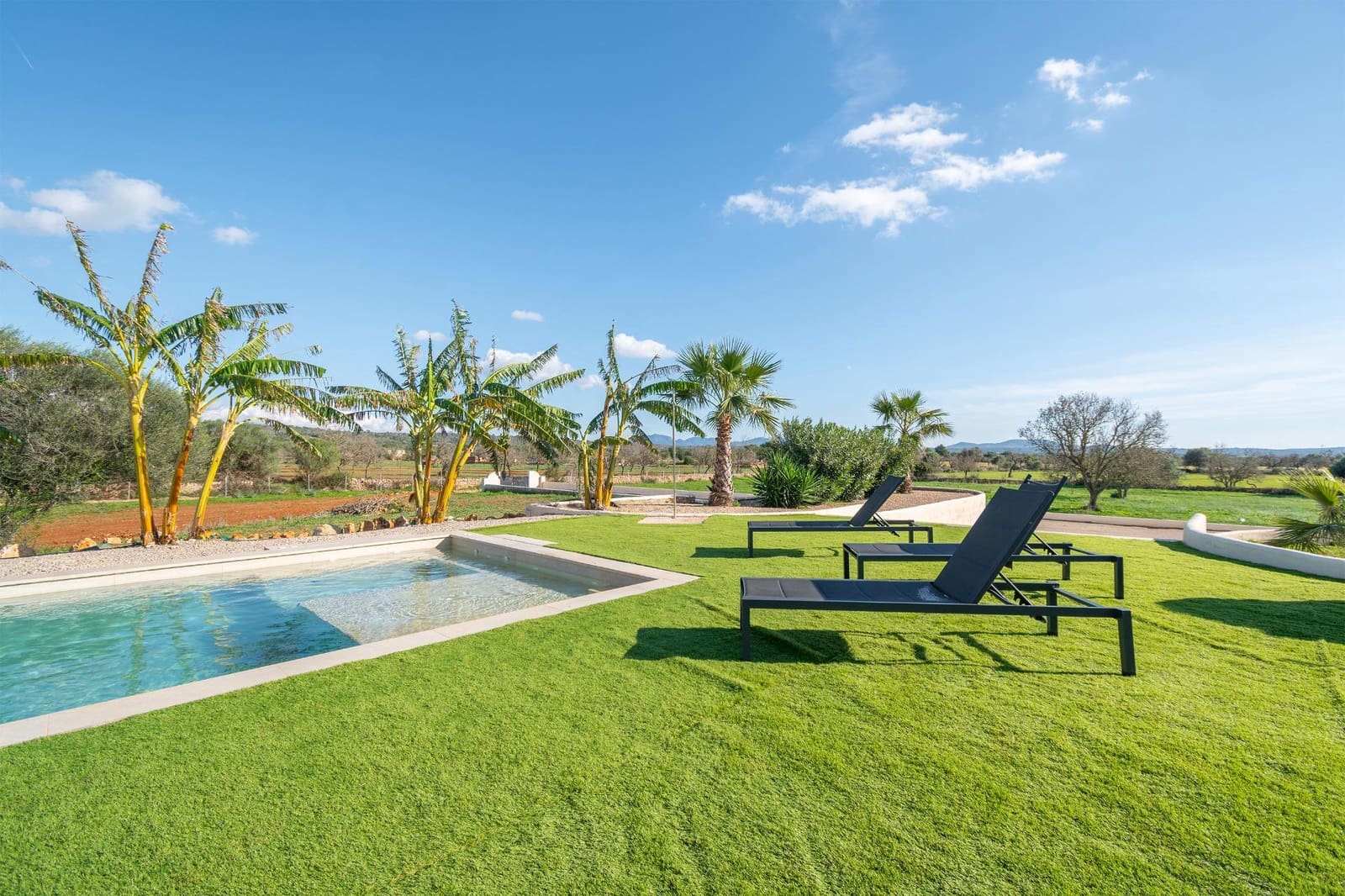 5 soveværelse Finca/Landehus til salg i Campos med swimmingpool garage - € 3.150.000 (Ref: 8701740)