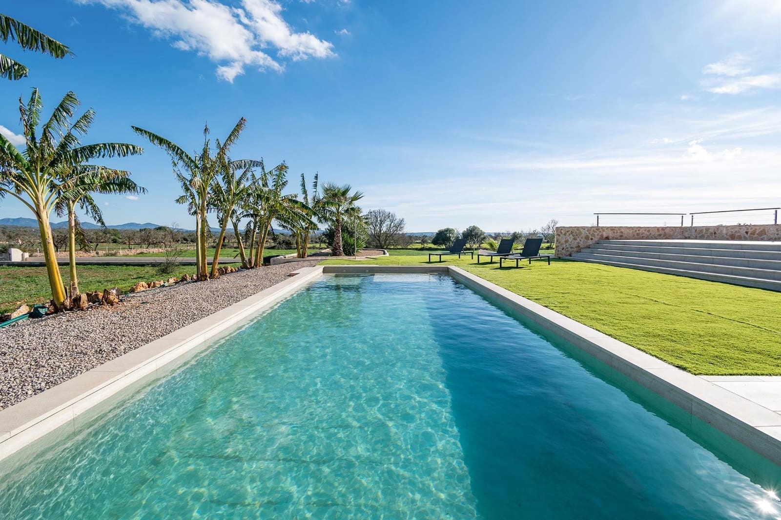 5 soveværelse Finca/Landehus til salg i Campos med swimmingpool garage - € 3.150.000 (Ref: 8701740)