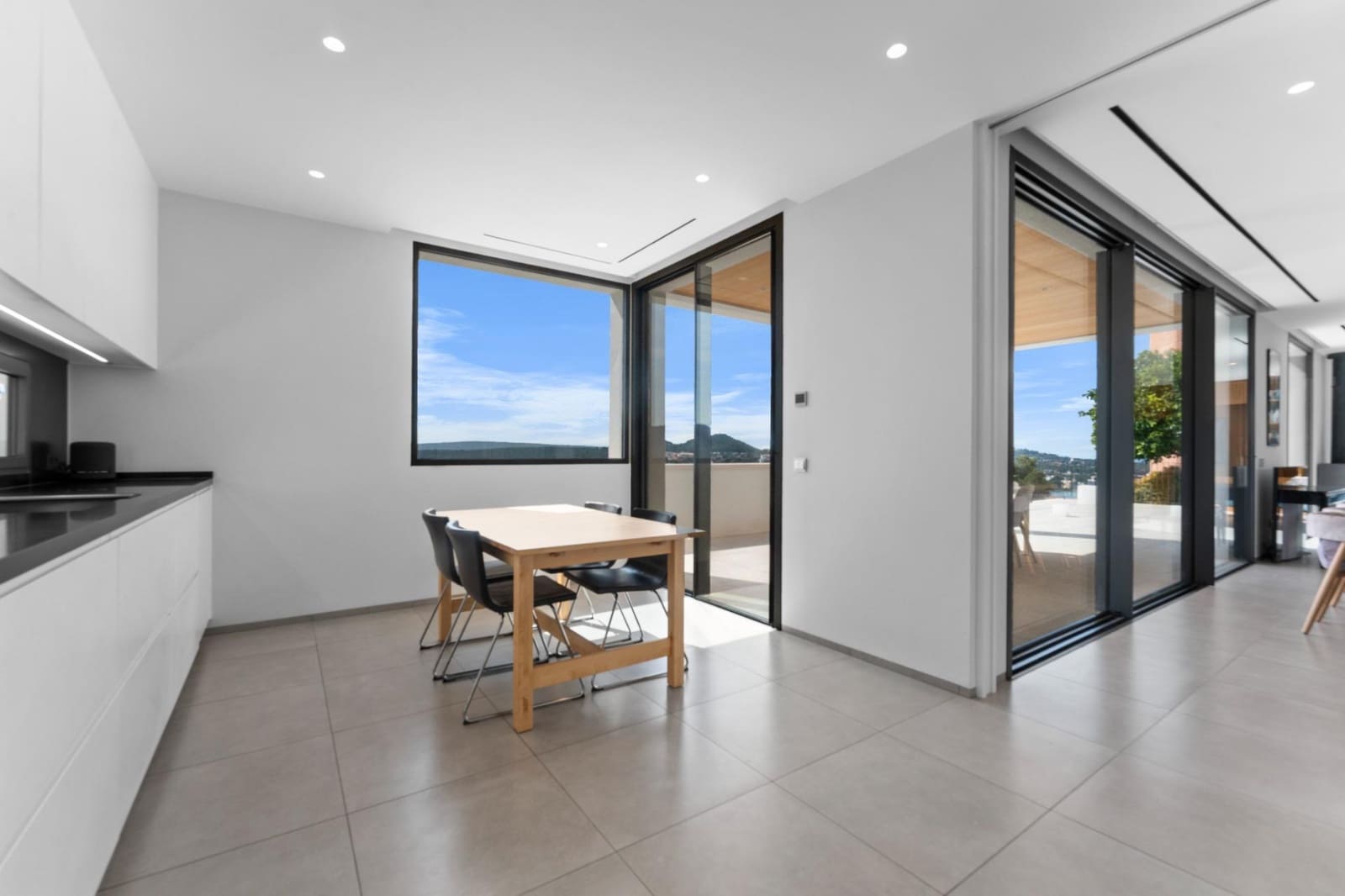 6 soveværelse Villa til salg i Santa Ponsa med swimmingpool garage - € 3.650.000 (Ref: 8940038)